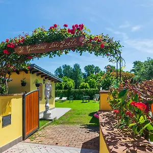 Il Giardino Dei Poeti And Bed & Breakfast Lucca